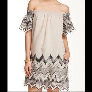 ROMEO + JULIET Couture Off Shoulder Boho Dress, XS